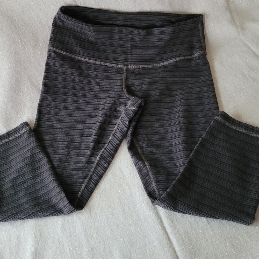 Lululemon Women Ribbed Black Leggings - Comfortable Everyday Bottoms